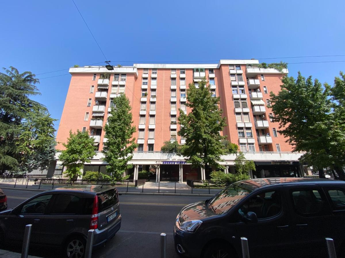 Suite Boutique Moscova Milan Luaran gambar